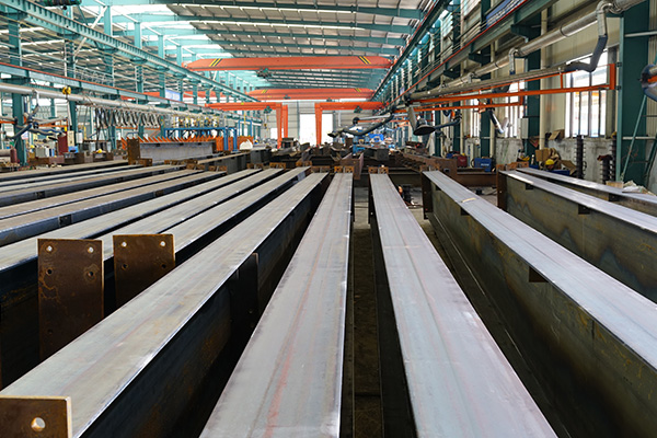 找山東鋼結構加工？選正規廠家，工期快、質量穩